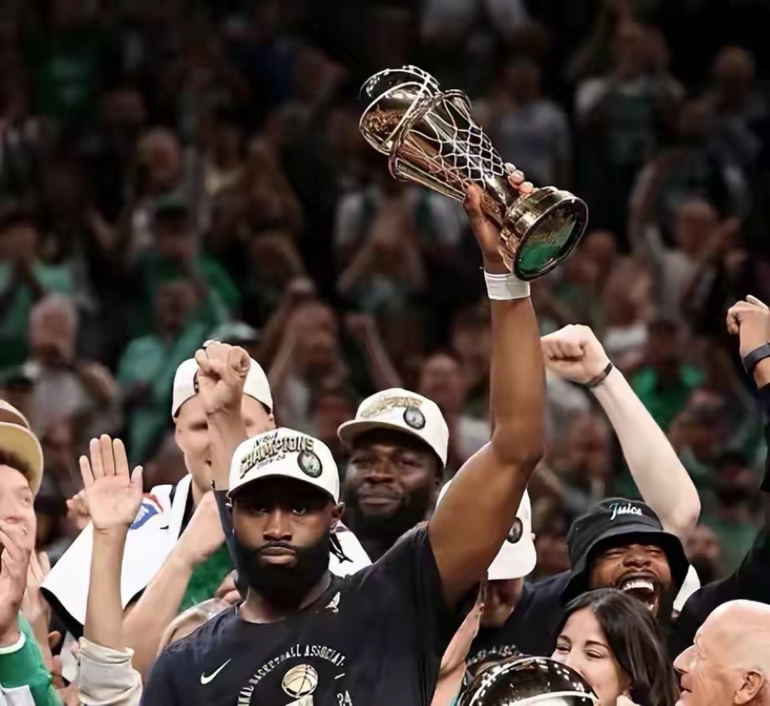 凯尔特人横扫雷霆，浓眉哥关键制胜