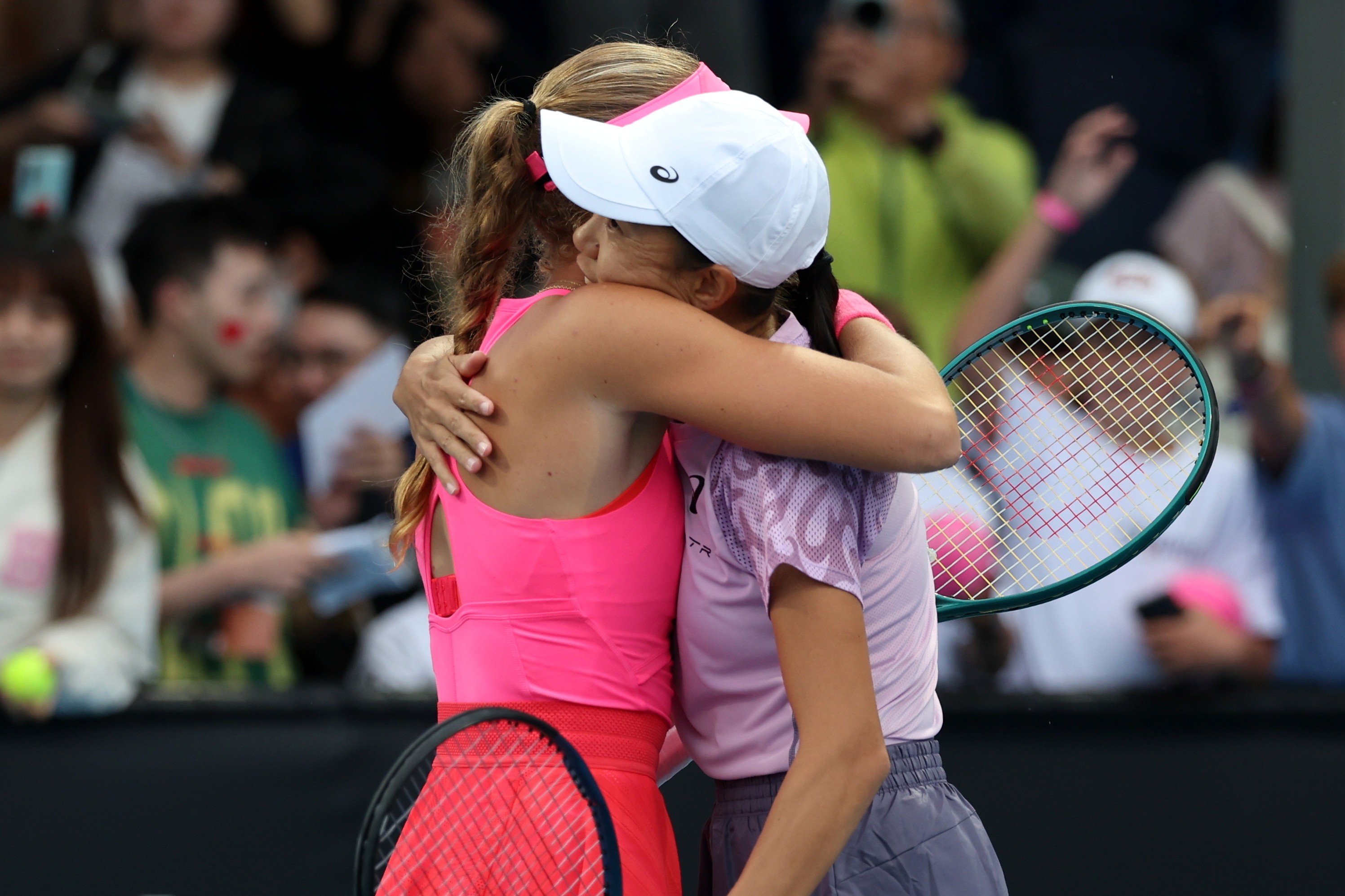 爱游戏下载-澳网碾压法网，鲁德惊艳四座