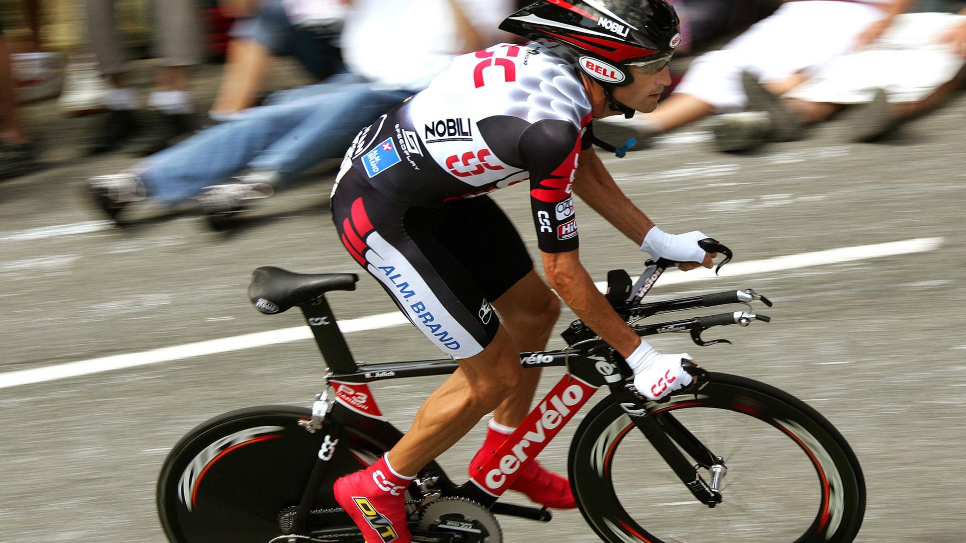 爱游戏官方-独行侠冲垮凯尔特人，范弗利特成为关键先生