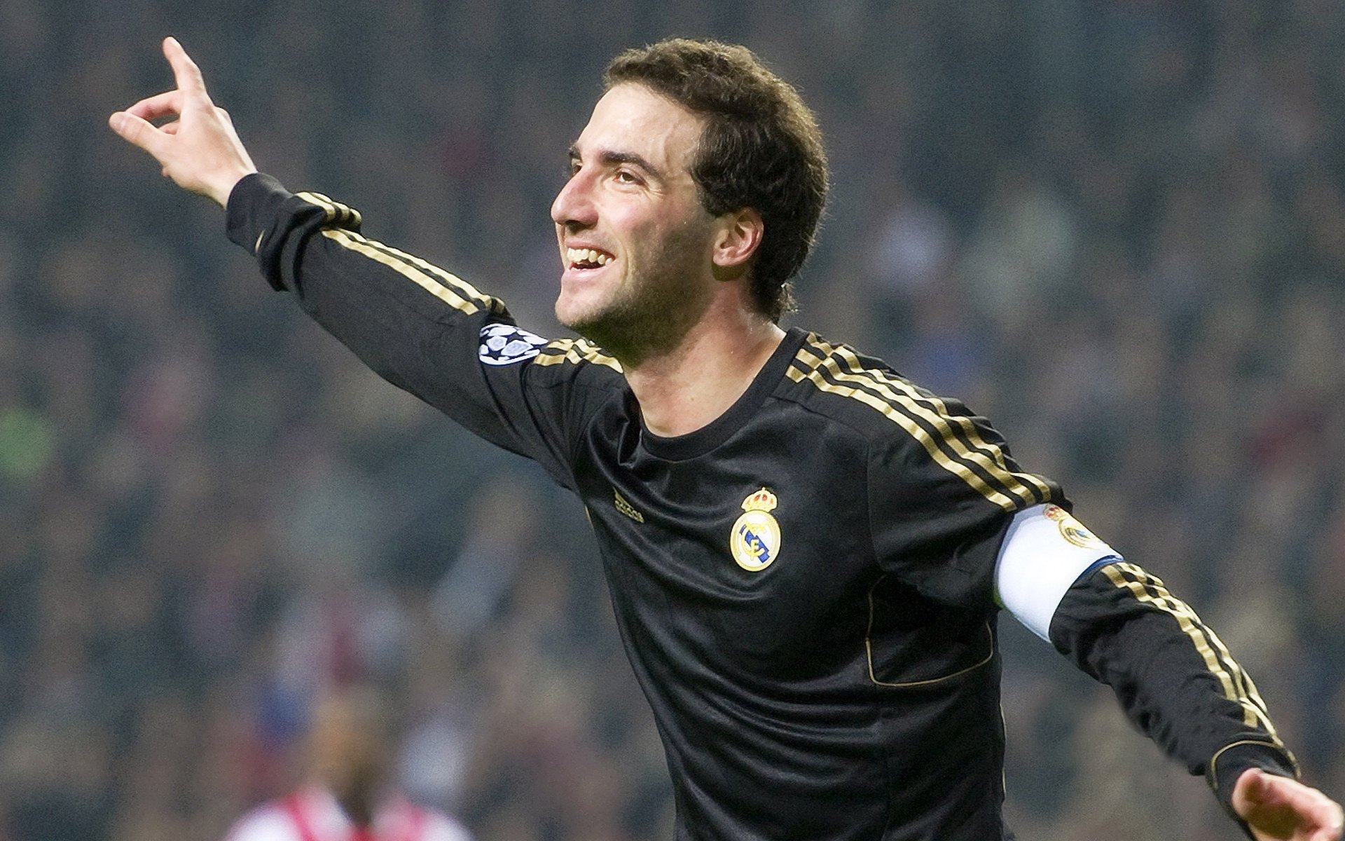 爱游戏体育-文班亚马完成自我救赎，雄鹿提前终结悬念骑士