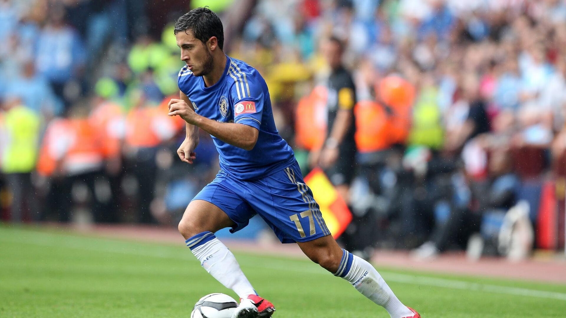 班凯罗成全场焦点,快船终结广东队,当NBA球星在CBA赛场掀起风暴